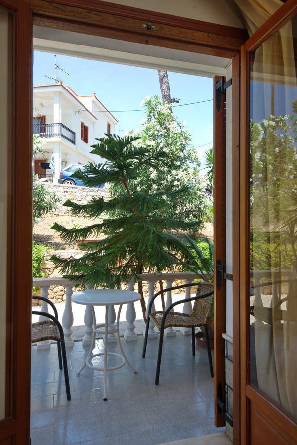 Gorgona Hotel Patitiri  Exterior photo
