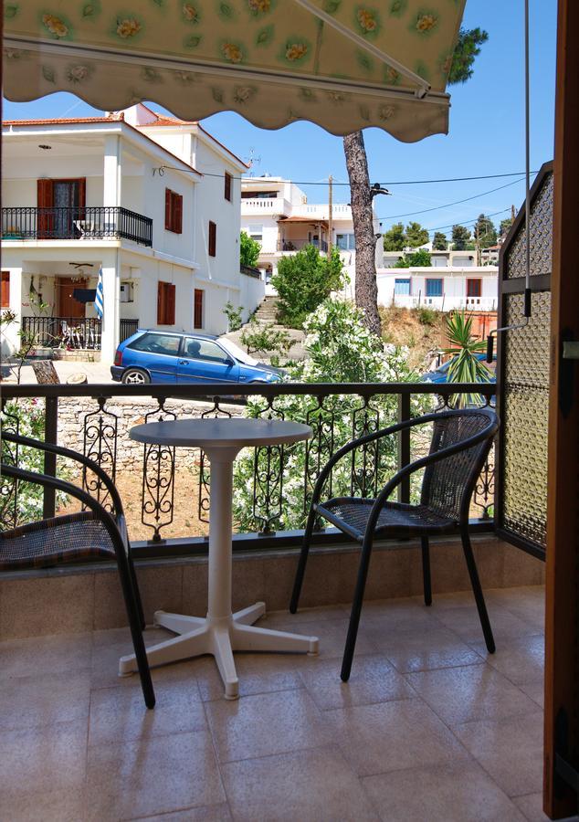 Gorgona Hotel Patitiri  Exterior photo